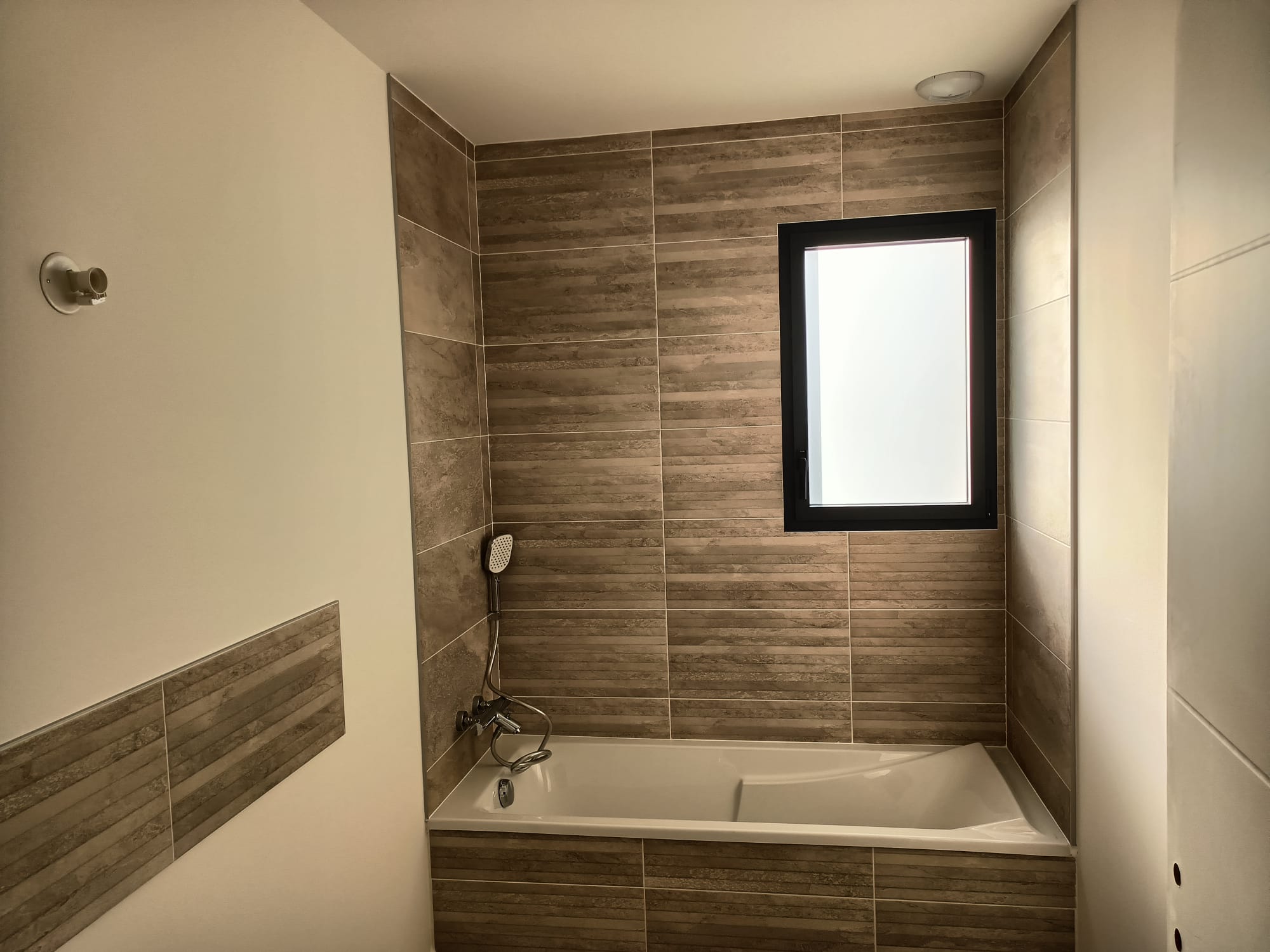 Rénovation intérieure — salle de bain terminée, Sean Peintures